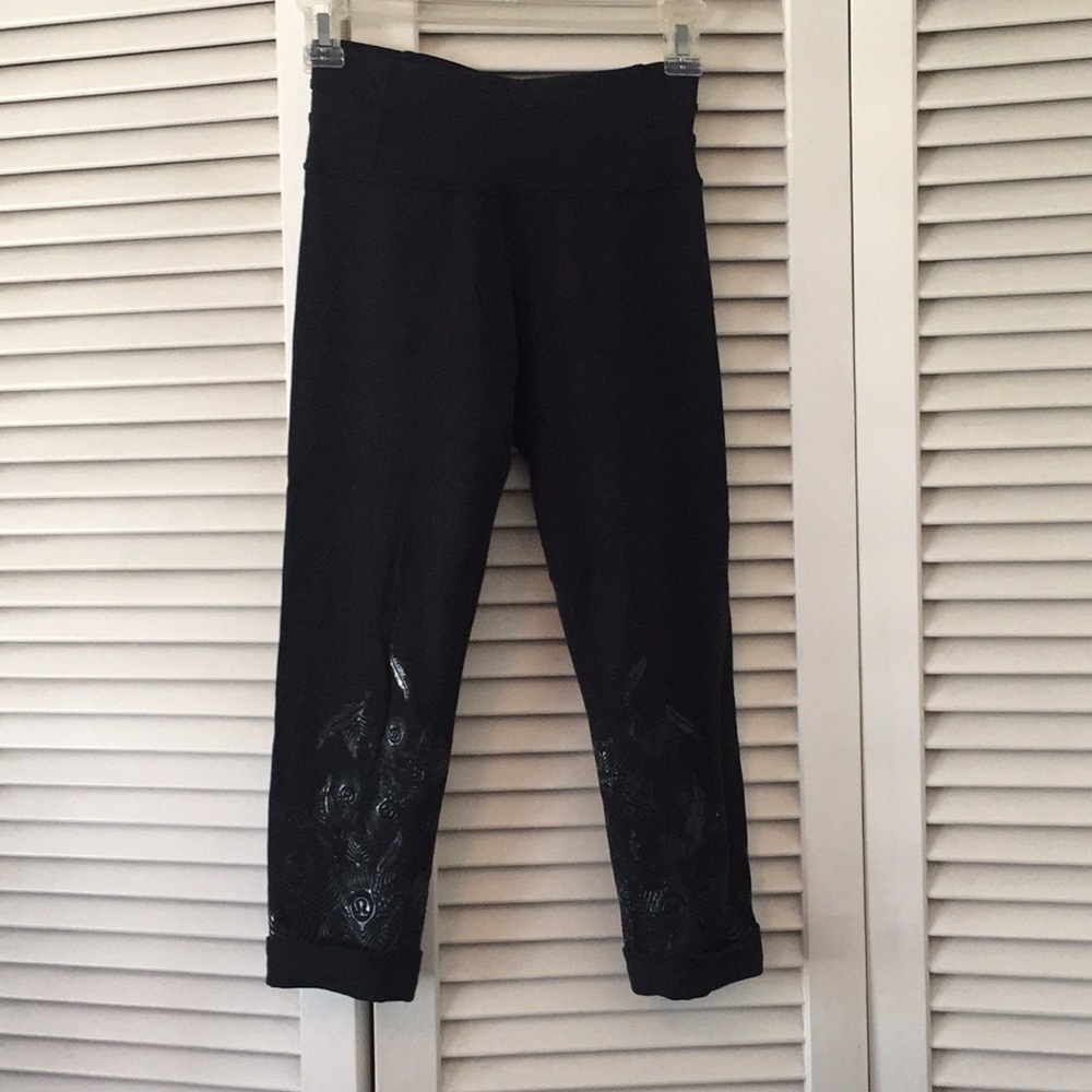 Lululemon crops